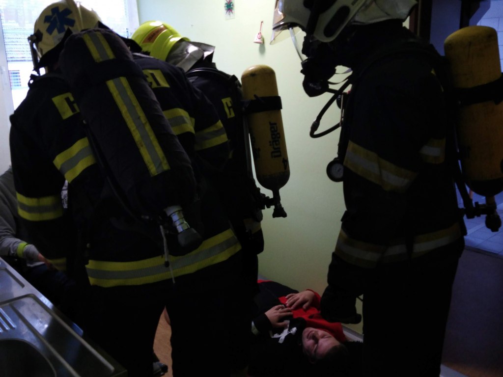 Figuranti při zásahu HZS na DKS 5